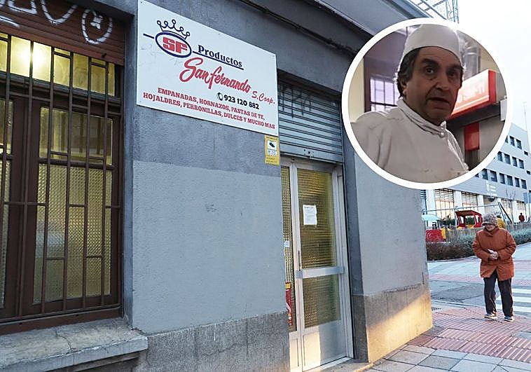 En el círculo Manuel, trabajador del obrador. De fondo,la fachada del establecimiento.