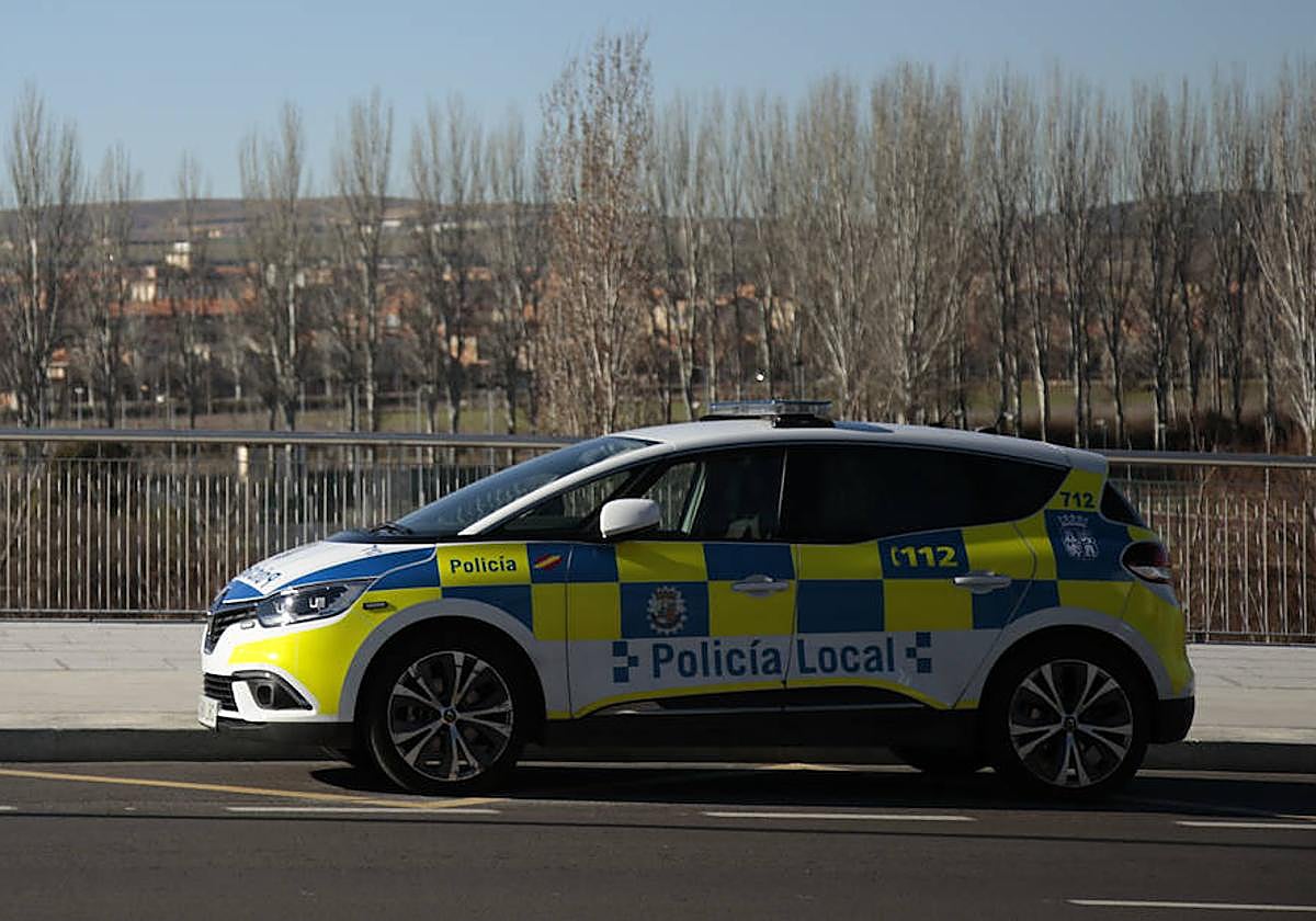 Coche patrulla de la Policía Local de Salamanca.