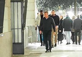 William Carvalho, a la izquierda, a su llegada al juzgado.