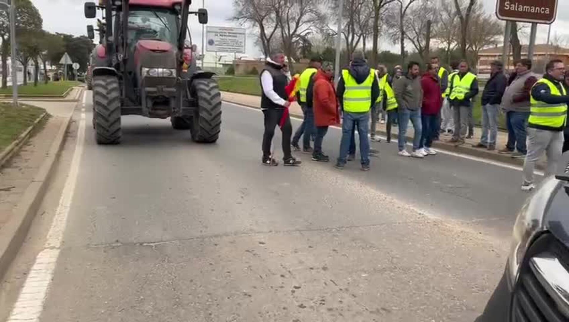 La Policía impide a los tractores el acceso a la rotonda de Buenos Aires