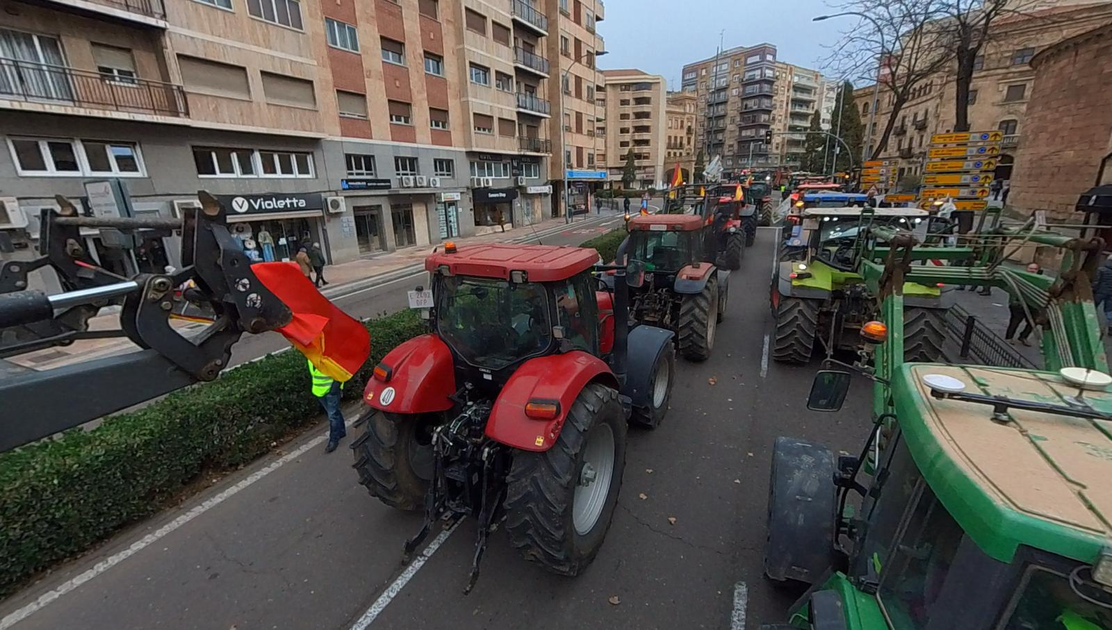 La tractorada de este jueves en Salamanca, en imágenes