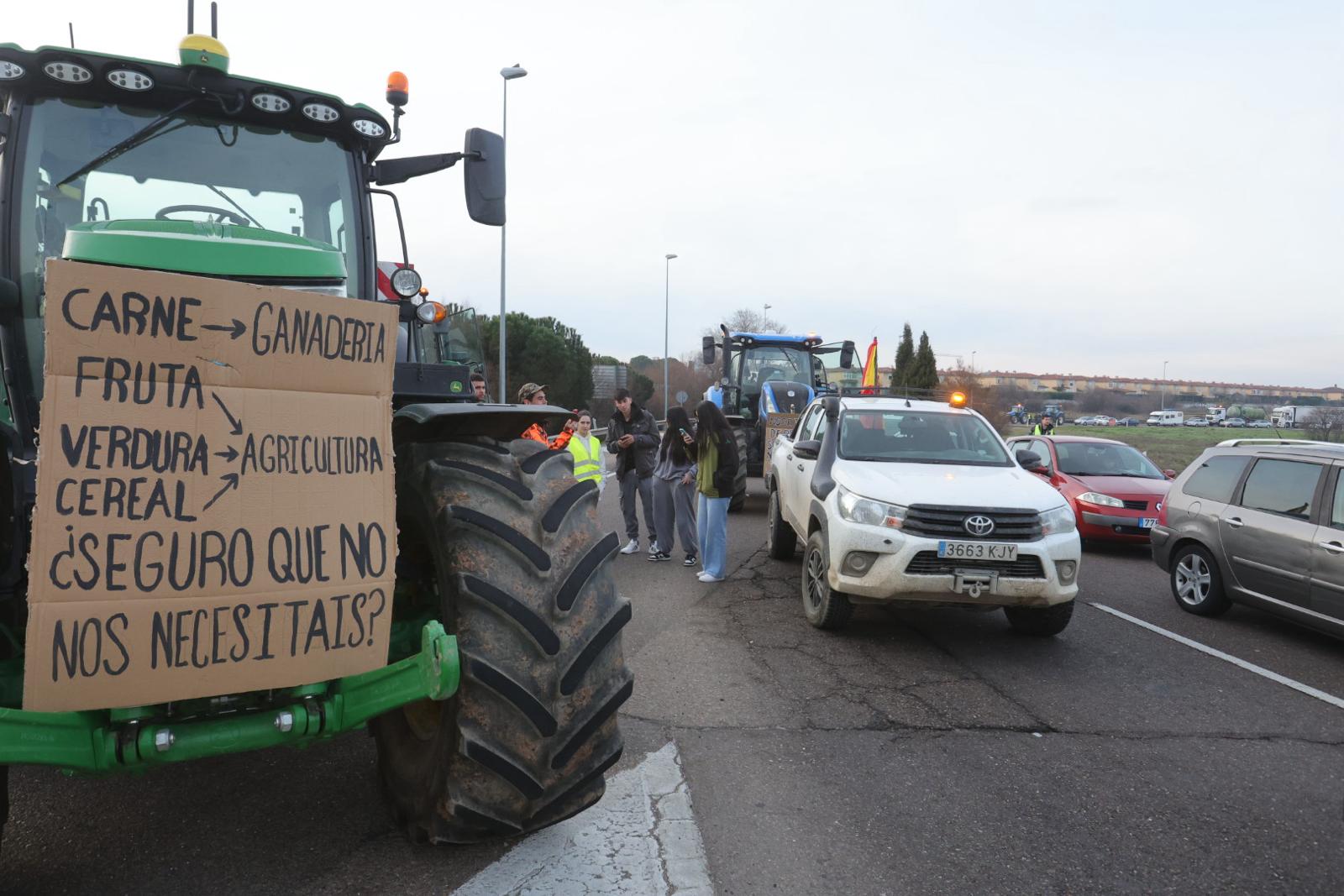 Las pancartas más destacadas de la tractorada en Salamanca