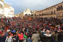 Aspecto de la Plaza Mayor de Ciudad Rodrigo durante el Campanazo.