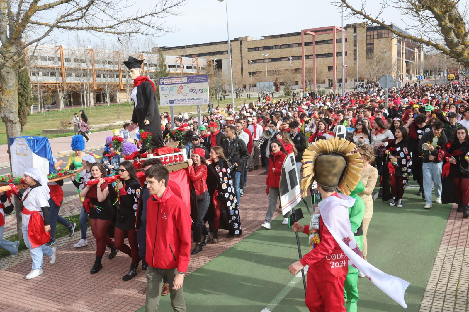 Derecho disfruta de una multitudinaria procesión del Codex