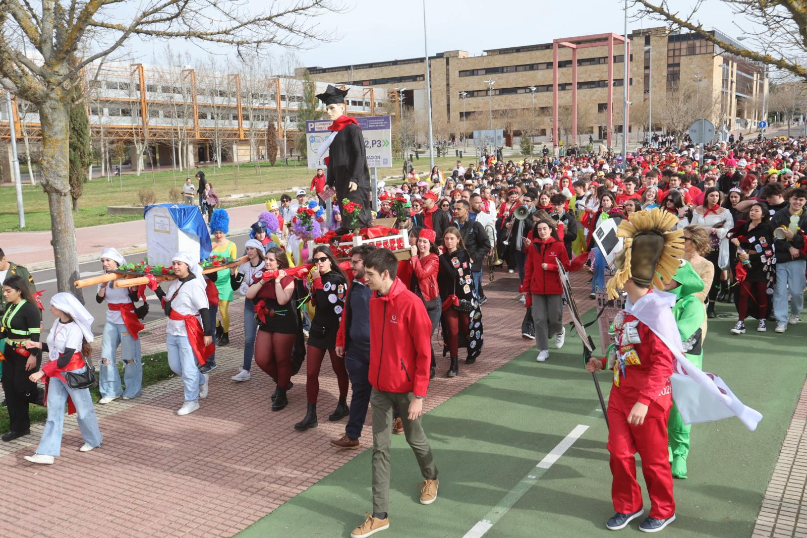 Derecho disfruta de una multitudinaria procesión del Codex