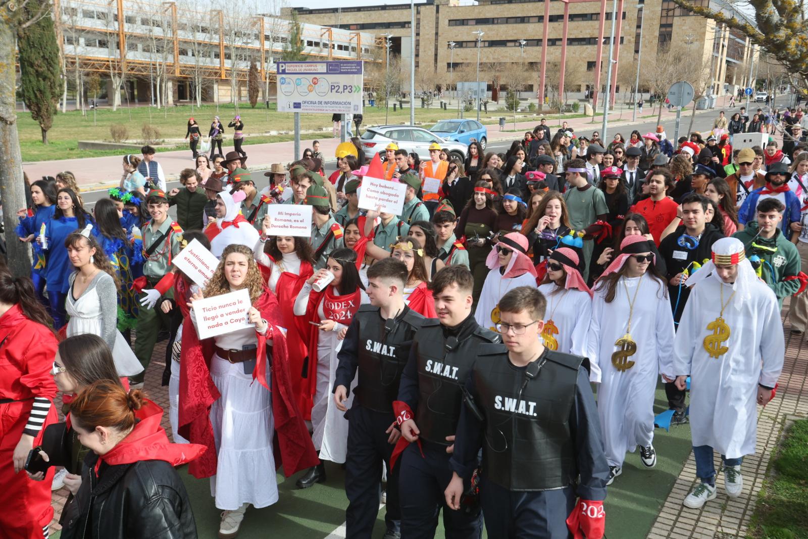 Derecho disfruta de una multitudinaria procesión del Codex