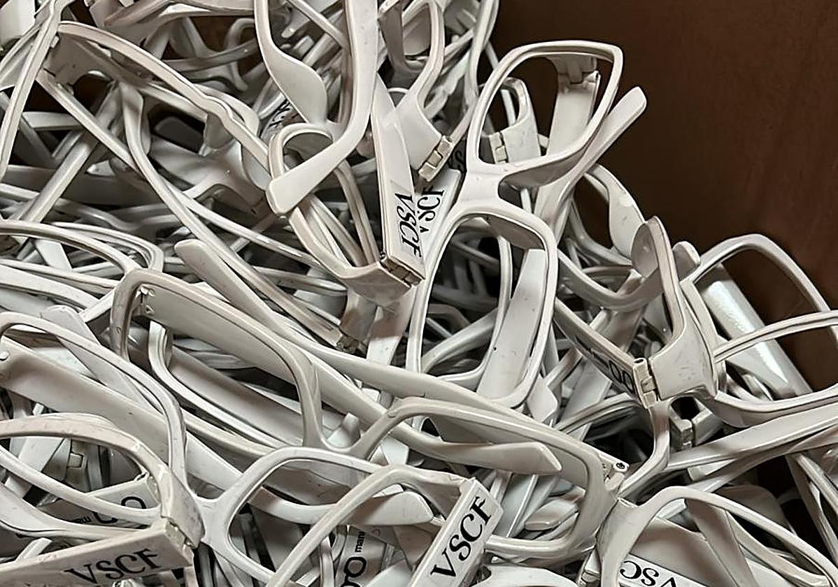 Las gafas que repartirá Unionistas entre sus seguidores.