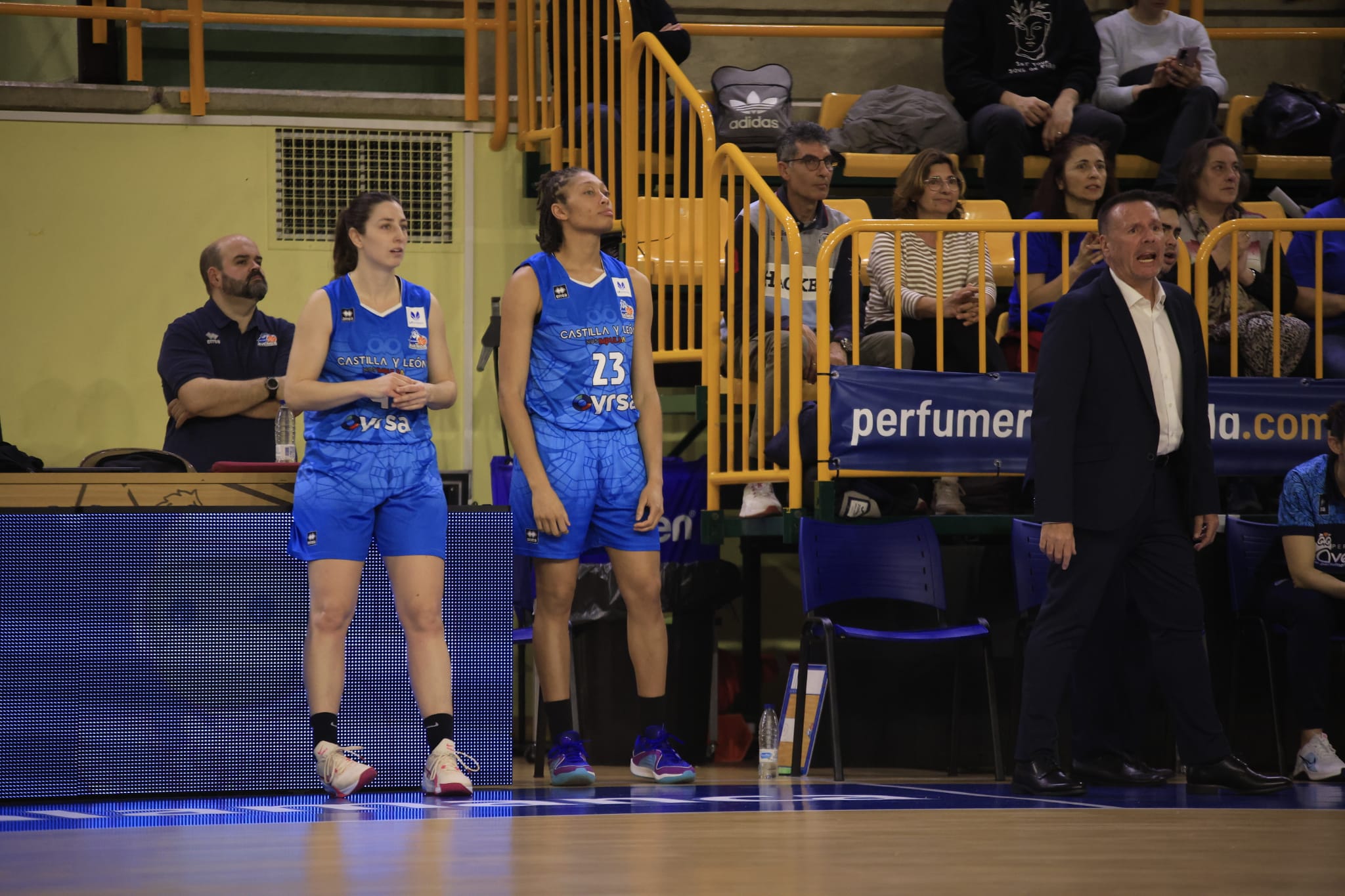 El partido entre el Avenida y el Ferrol en imágenes