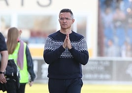 Dani Ponz, técnico de Unionistas de Salamanca, durante el partido ante el Fuenlabrada