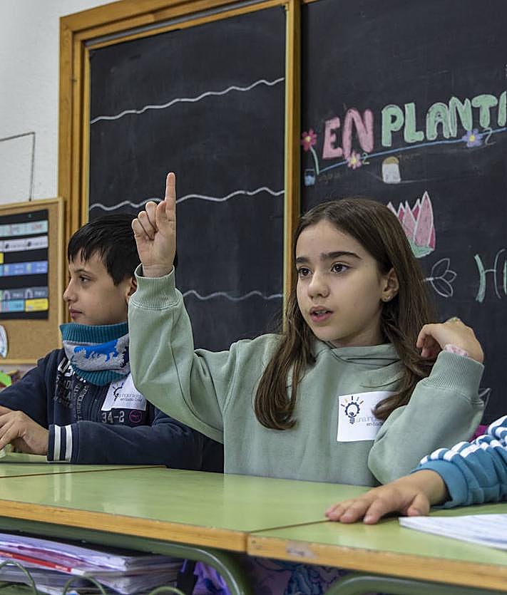 Imagen secundaria 2 - Ingenieras para despertar vocaciones