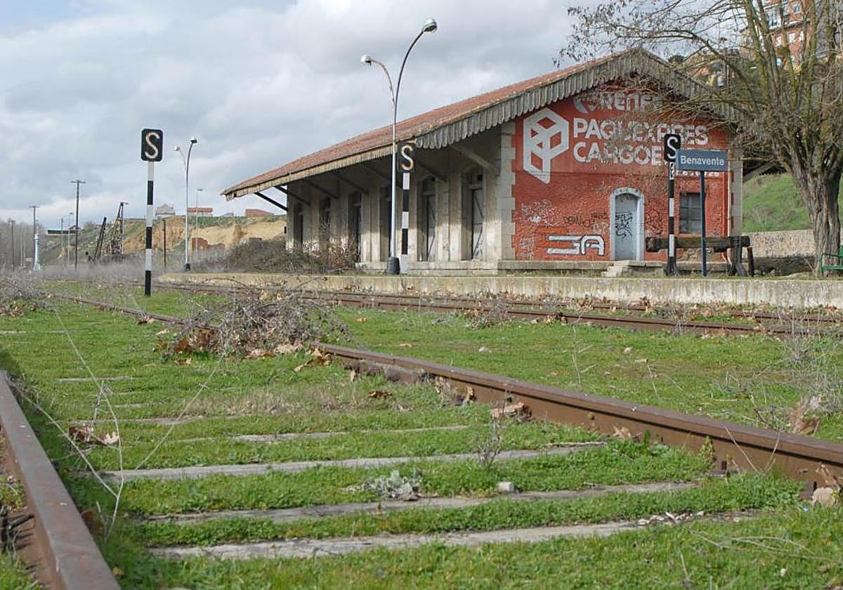 Estación de tren de Benavente, una de las que se recuperaría con el proyecto.
