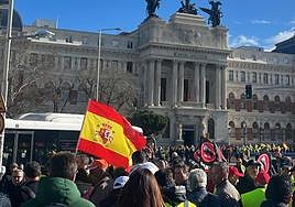 Manifestantes de Salamanca y de otras provincias de España, junto al Ministerio de Agricultura en Madrid.