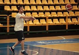 Pablo García, segundo entrenador de Perfumerías Avenida