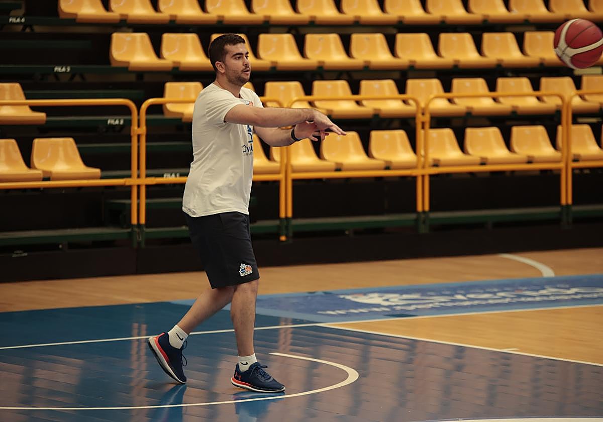 Pablo García, segundo entrenador de Perfumerías Avenida