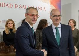 El rector de la Universidad de Salamanca, Ricardo Rivero, y el presidente de la Diputación de Salamanca, Javier Iglesias