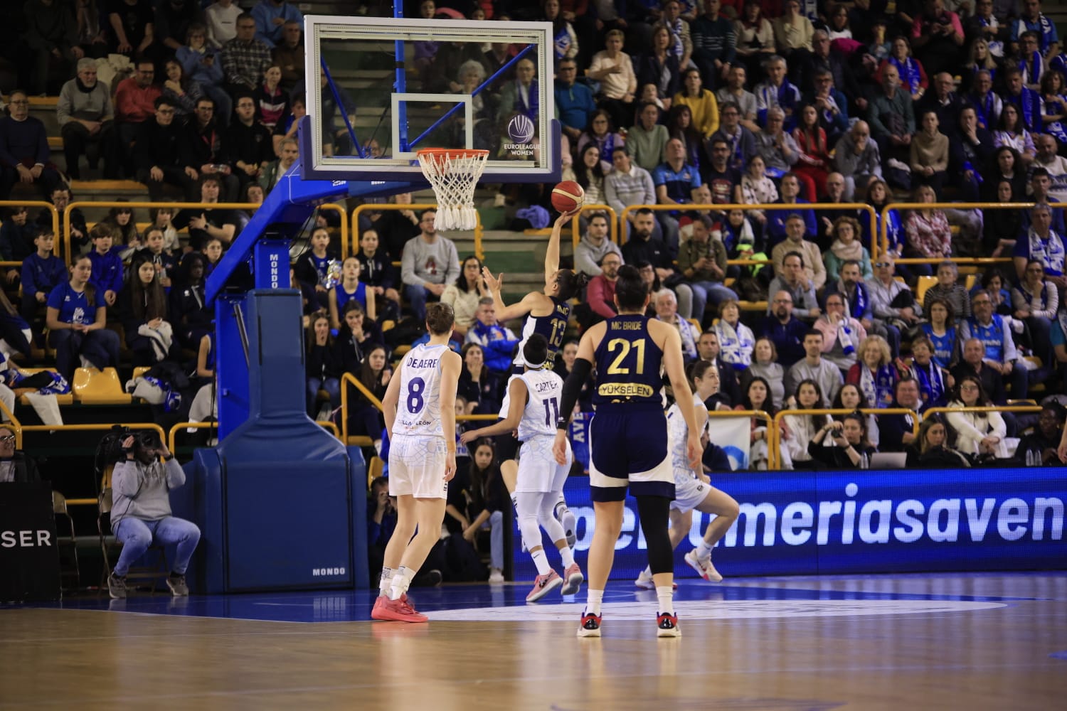 Un soberbio Würzburg brilla en la noche europea