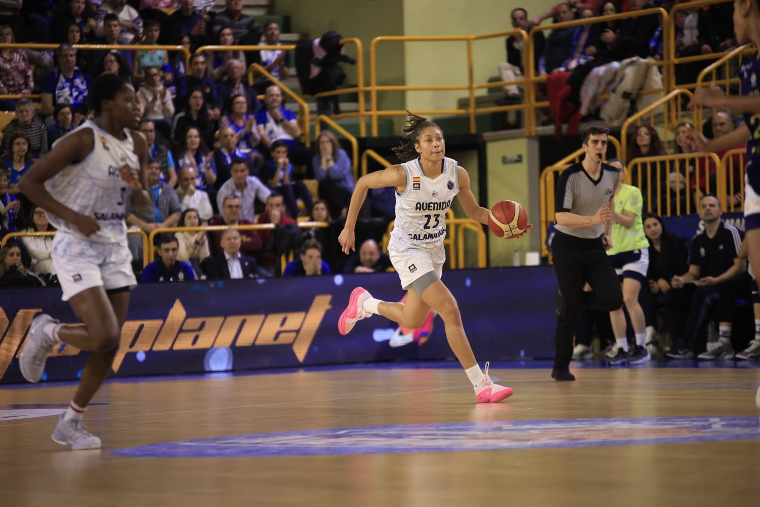 Un soberbio Würzburg brilla en la noche europea