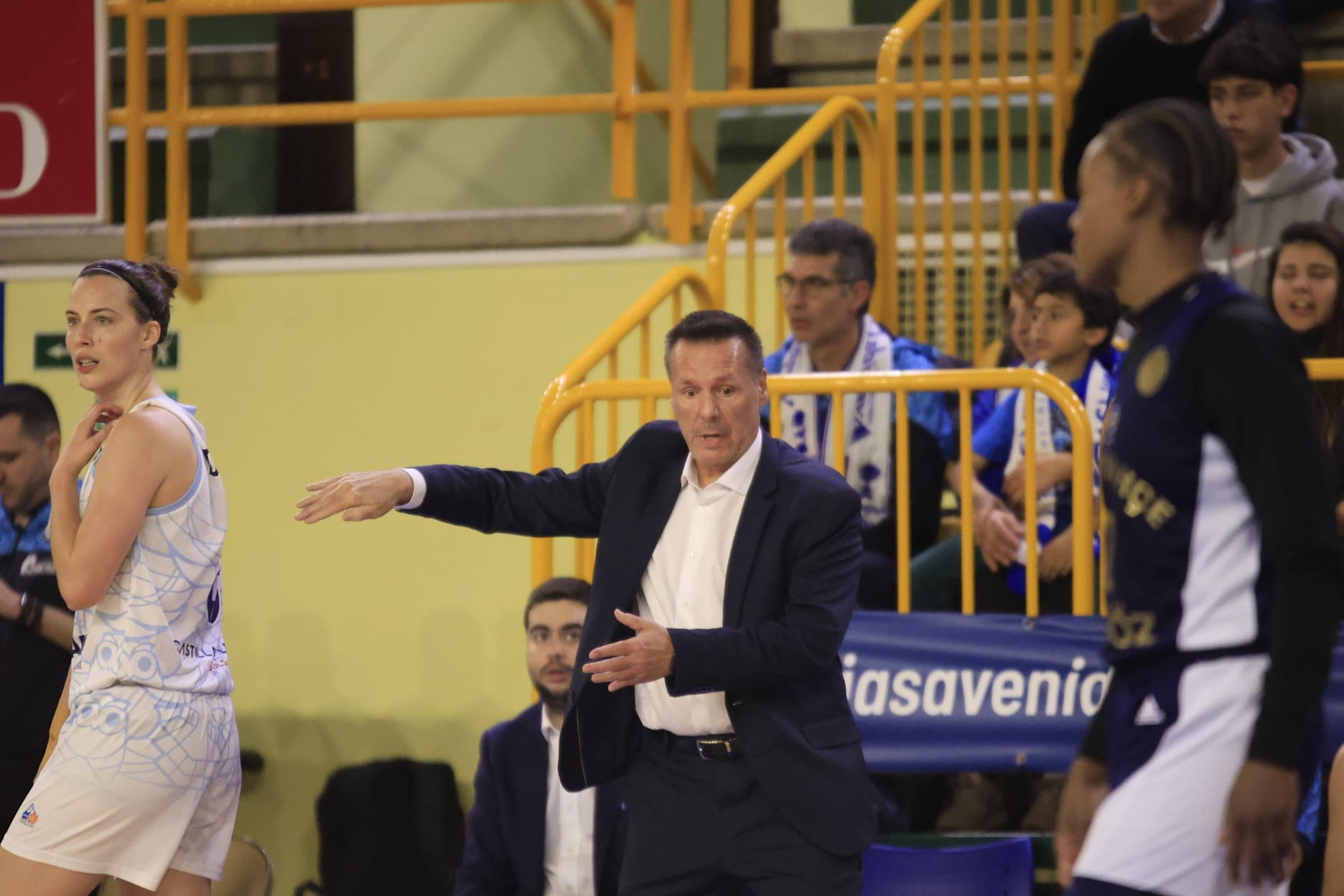 Un soberbio Würzburg brilla en la noche europea