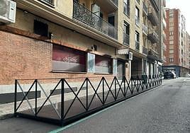 Estructura en la zona de Van Dyck para colocar una terraza en la calzada.