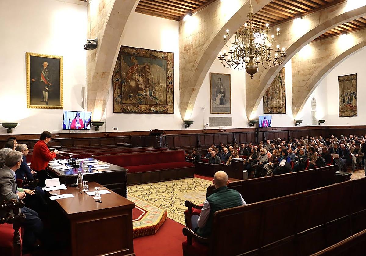 Reuníón extraordinaria del Claustro de la Universidad de Salamanca en el Paraninfo.