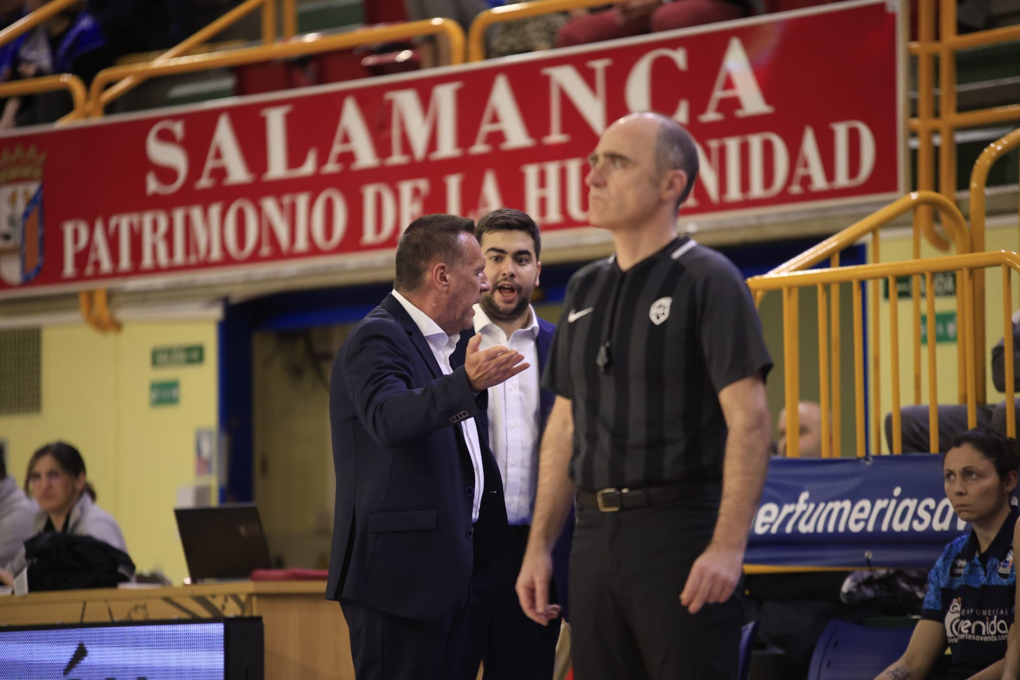 El partido entre el CB Avenida y el Barça CBS, en imágenes