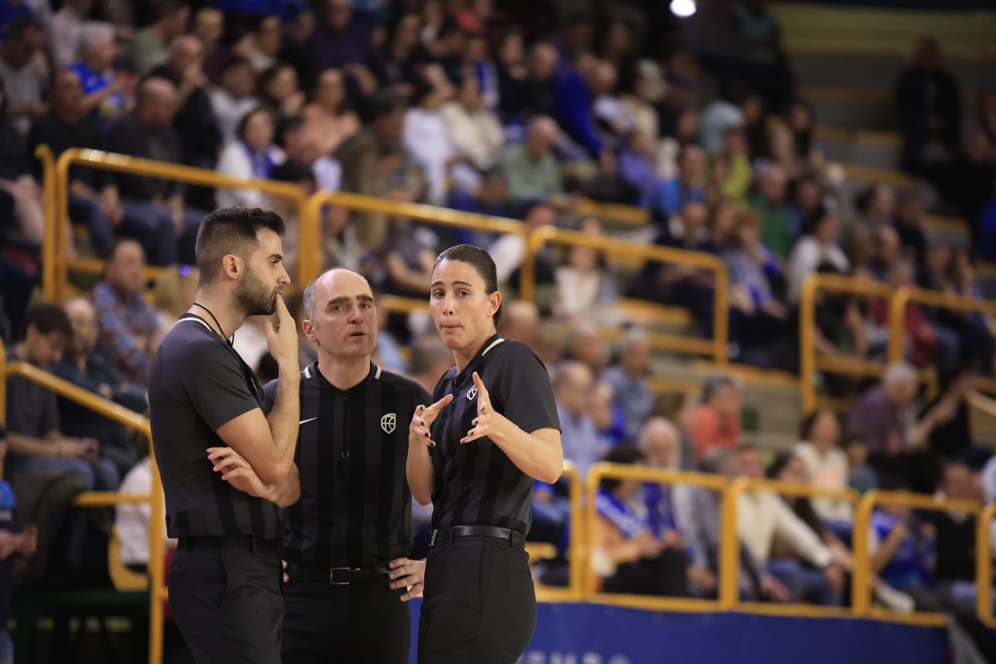 El partido entre el CB Avenida y el Barça CBS, en imágenes