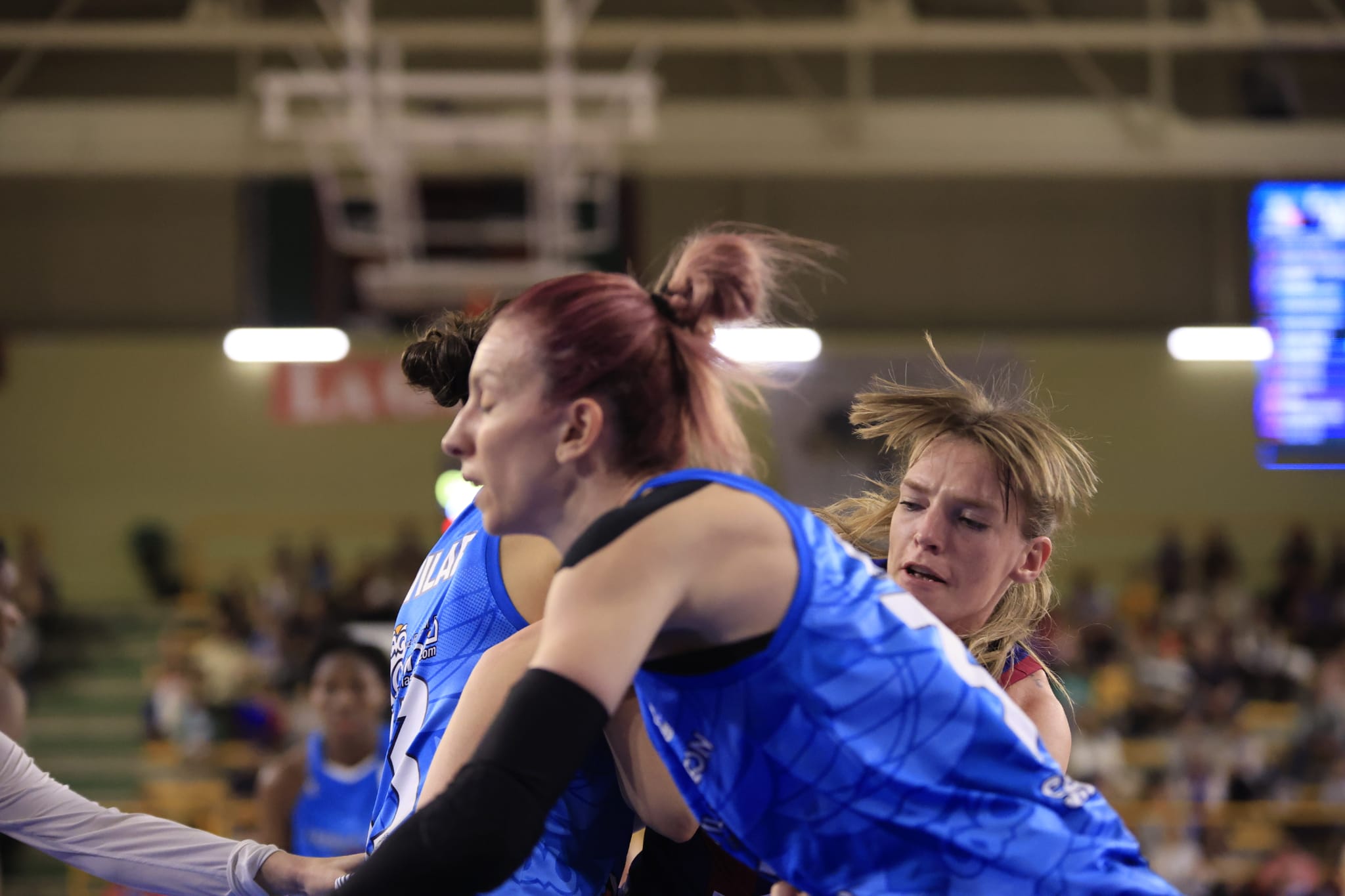 El partido entre el CB Avenida y el Barça CBS, en imágenes