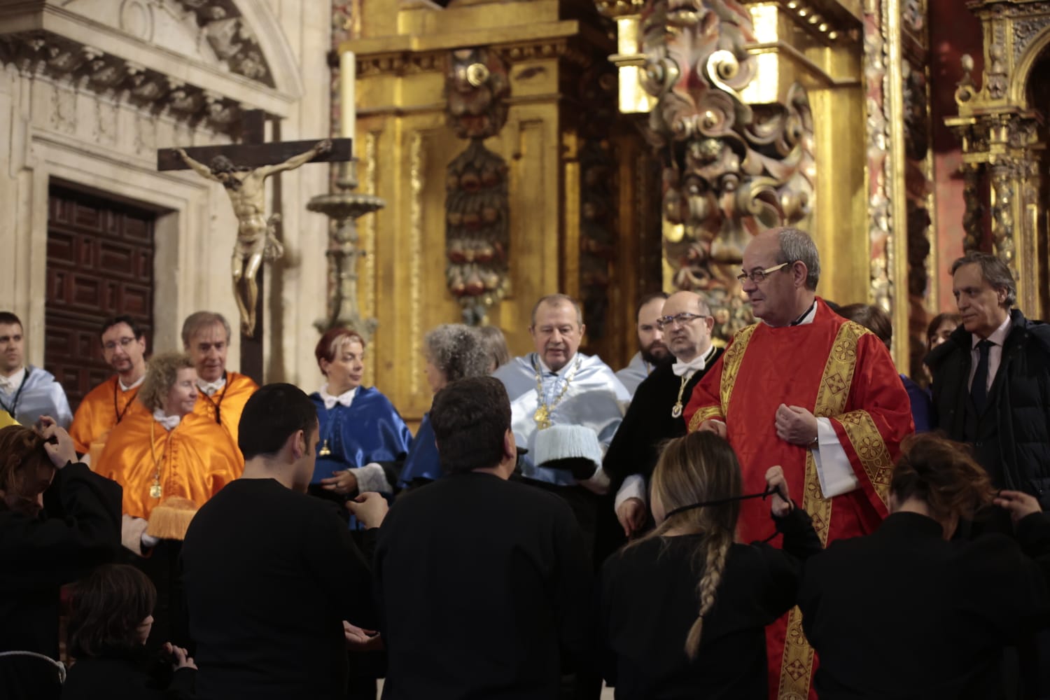 El Santísimo Cristo de la Luz procesiona dentro de la Clerecía tras la cancelación