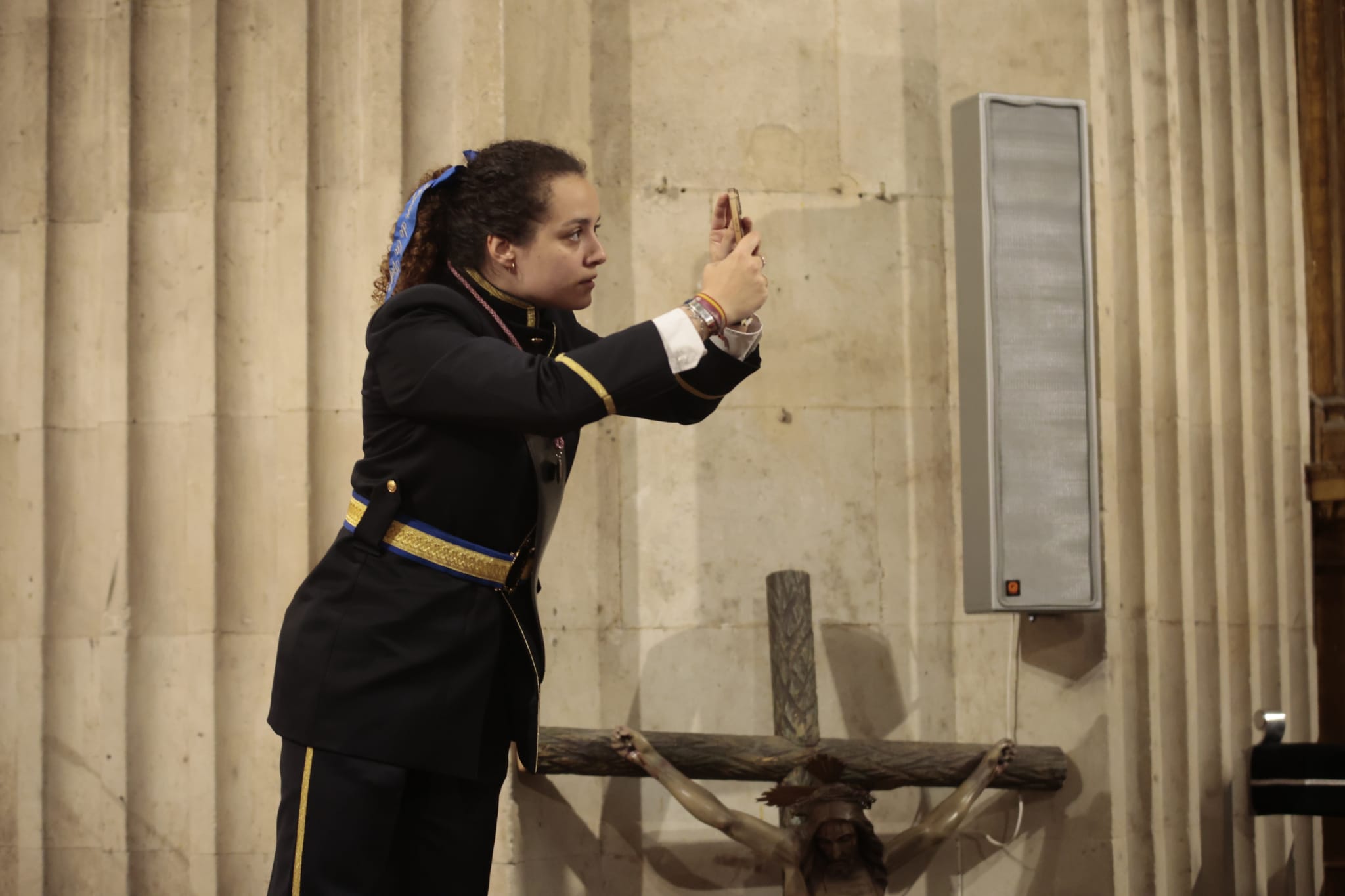 La Hermandad de Jesús Flagelado celebra un Vía Crucis en el interior de la Clerecía