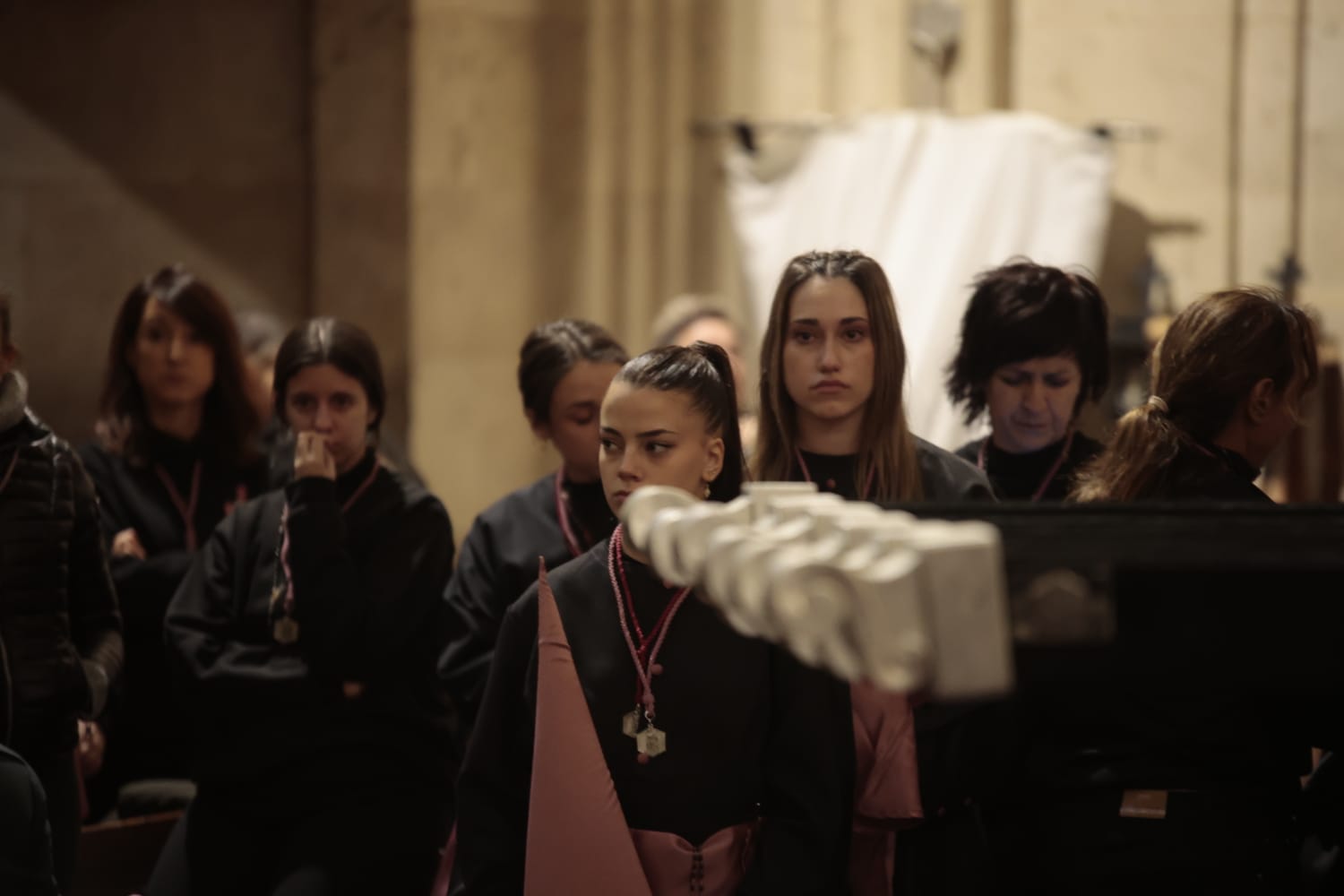 La Hermandad de Jesús Flagelado celebra un Vía Crucis en el interior de la Clerecía