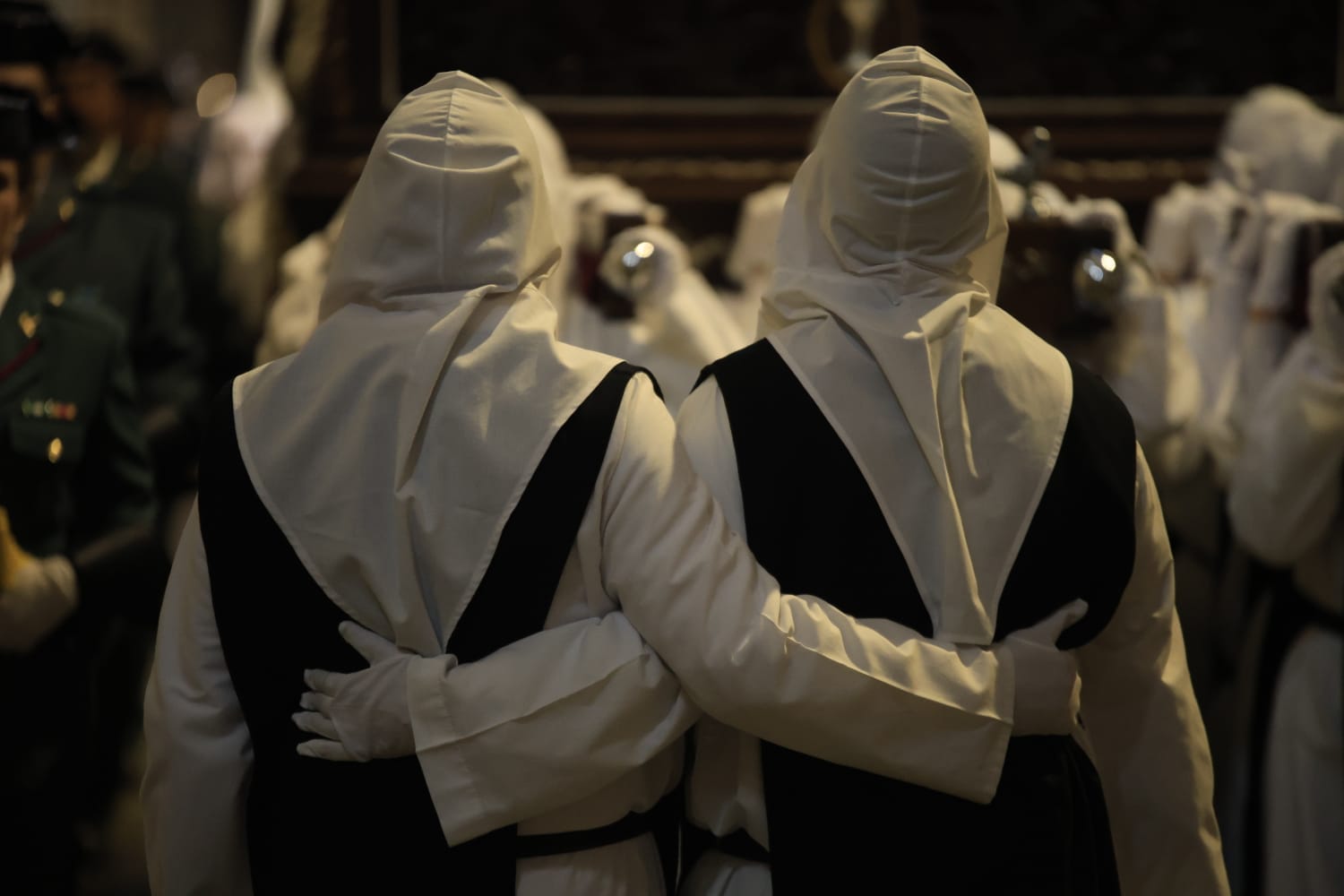 Jesús del Vía Crucis tampoco logra salir de la Catedral