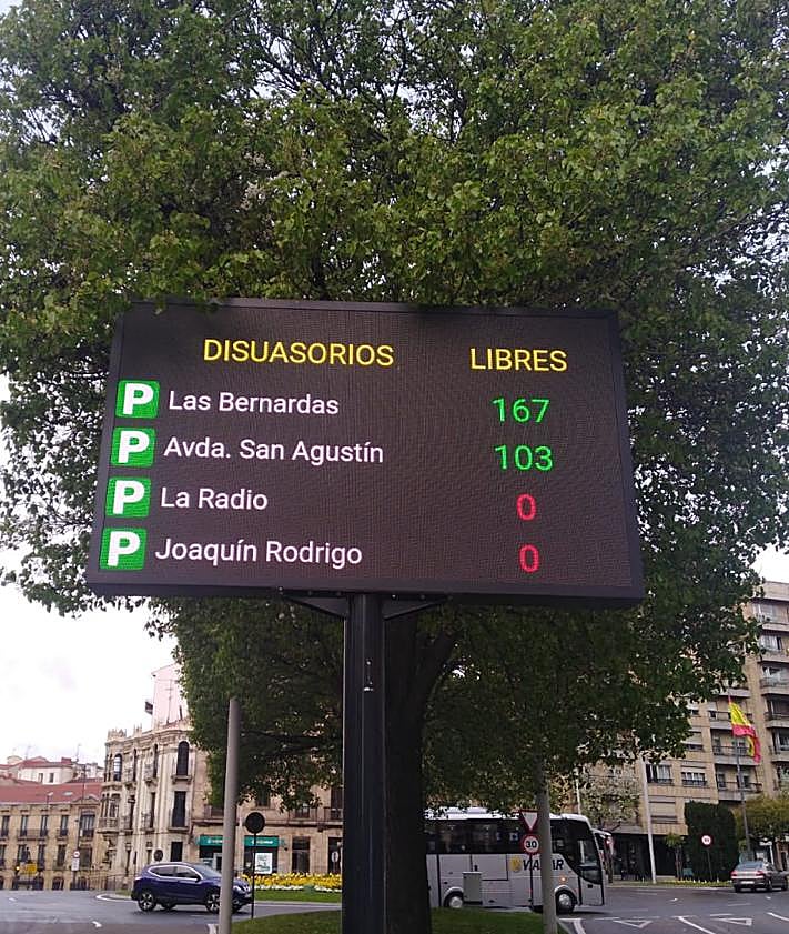 Imagen secundaria 2 - Guardia Civil de Tráfico, acceso cortado al centro e información de parkings.