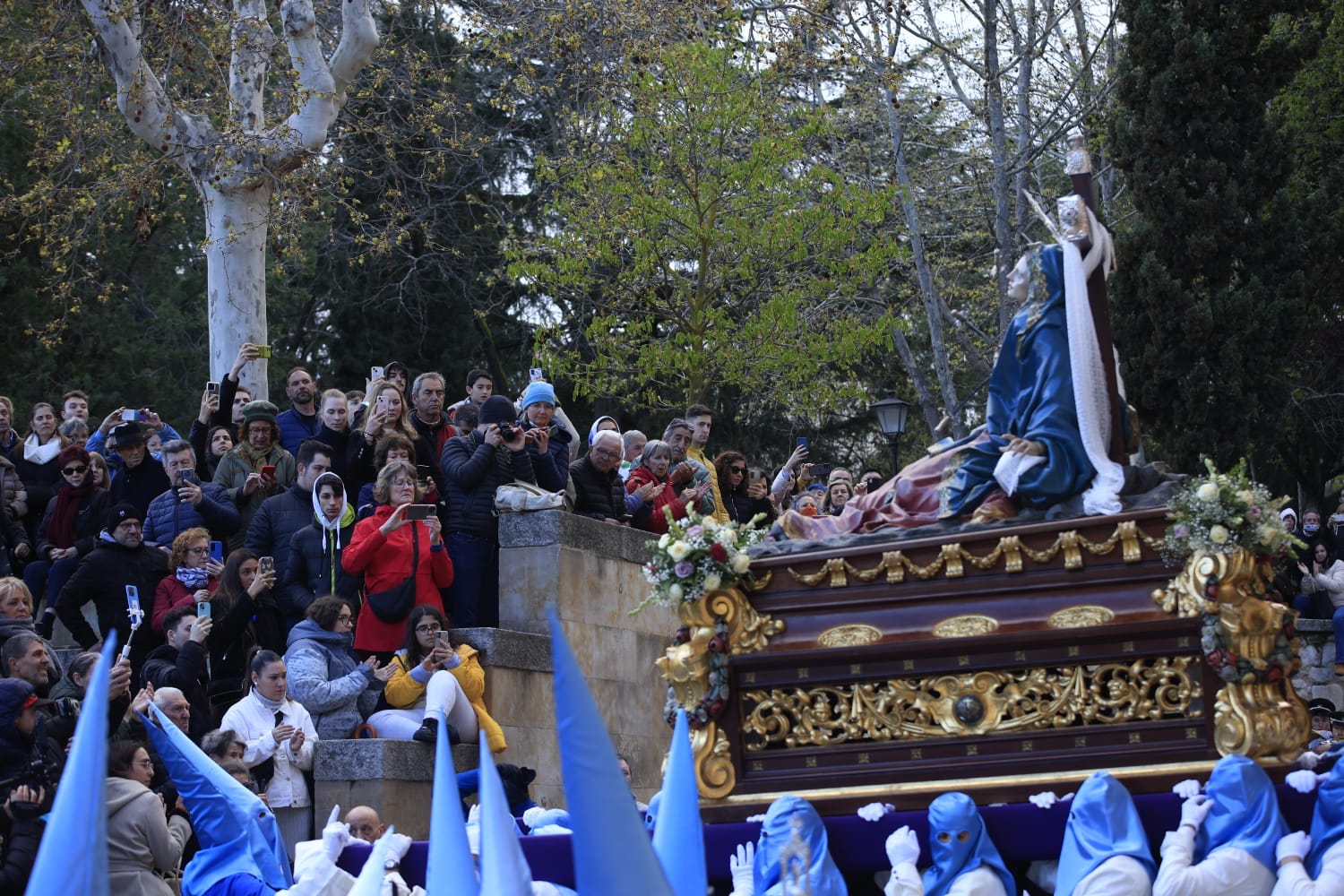 El cielo permite a la Vera Cruz salir en Salamanca