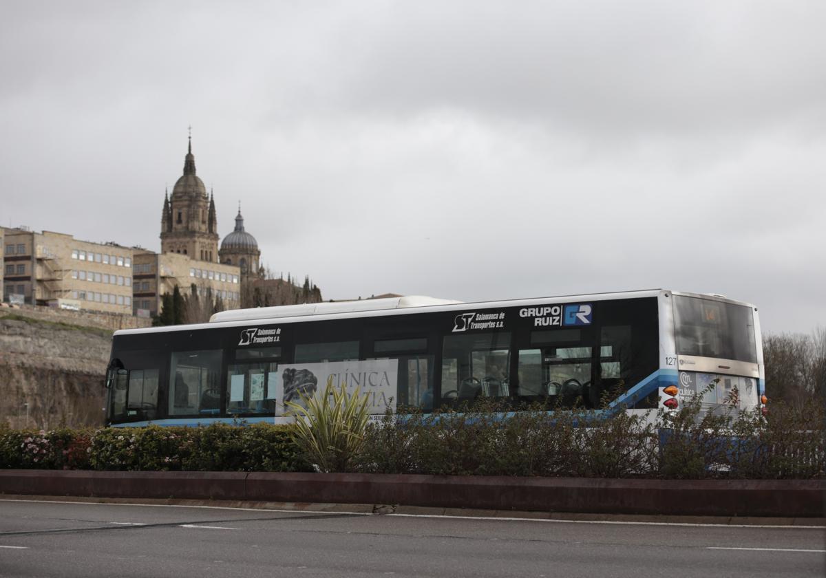 Foto de Archivo autobús urbano de Salamanca