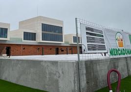 Edificio en el que irá ubicado el nuevo Mercado de Salamanca en Vistahermosa.