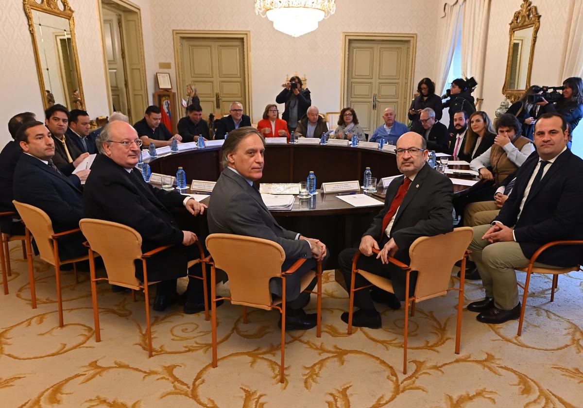 Participantes en la reunión.