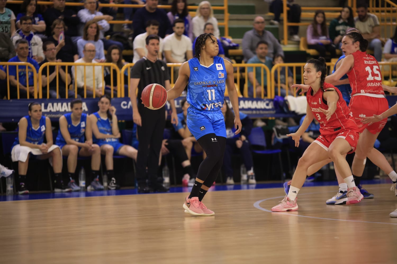 Un Avenida implacable no da oportunidad a Ensino de Lugo