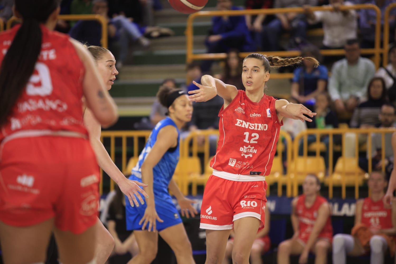 Un Avenida implacable no da oportunidad a Ensino de Lugo