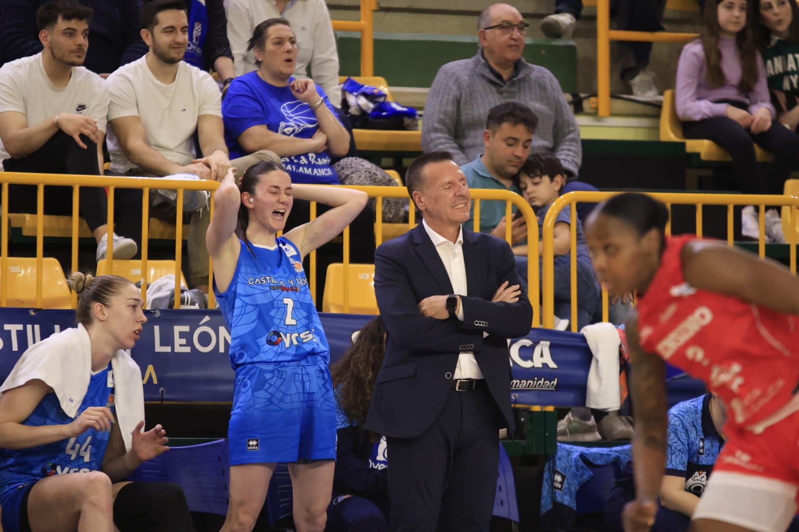 Un Avenida implacable no da oportunidad a Ensino de Lugo