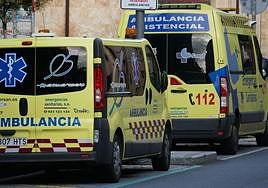 Foto de archivo de las ambulancias del 112