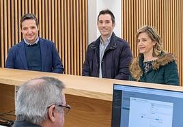 A la izquierda, Juan Manuel Corchado