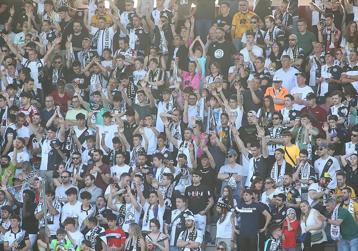 El partido entre Unionistas y el Barça B, en imágenes