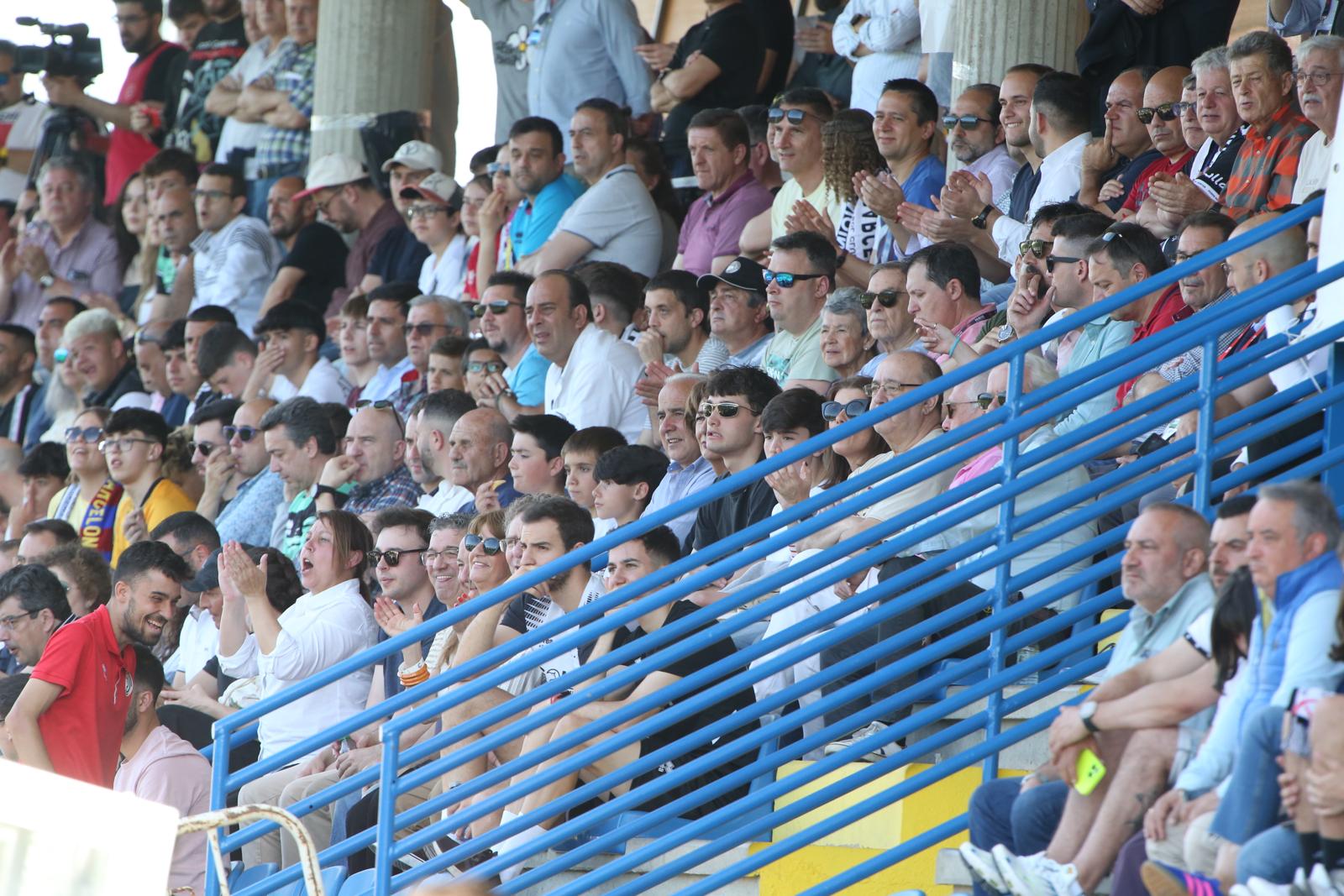 El partido entre Unionistas y el Barça B, en imágenes