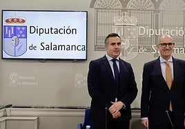 El presidente de la Diputación, Javier Iglesias, acompañado del diputado de empleo, Antonio Labrador