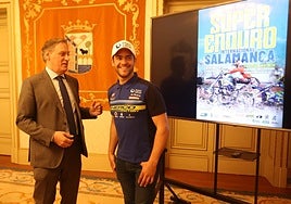 El alcalde de Salamanca, Carlos García Carbayo, junto a Lorenzo Santolino.