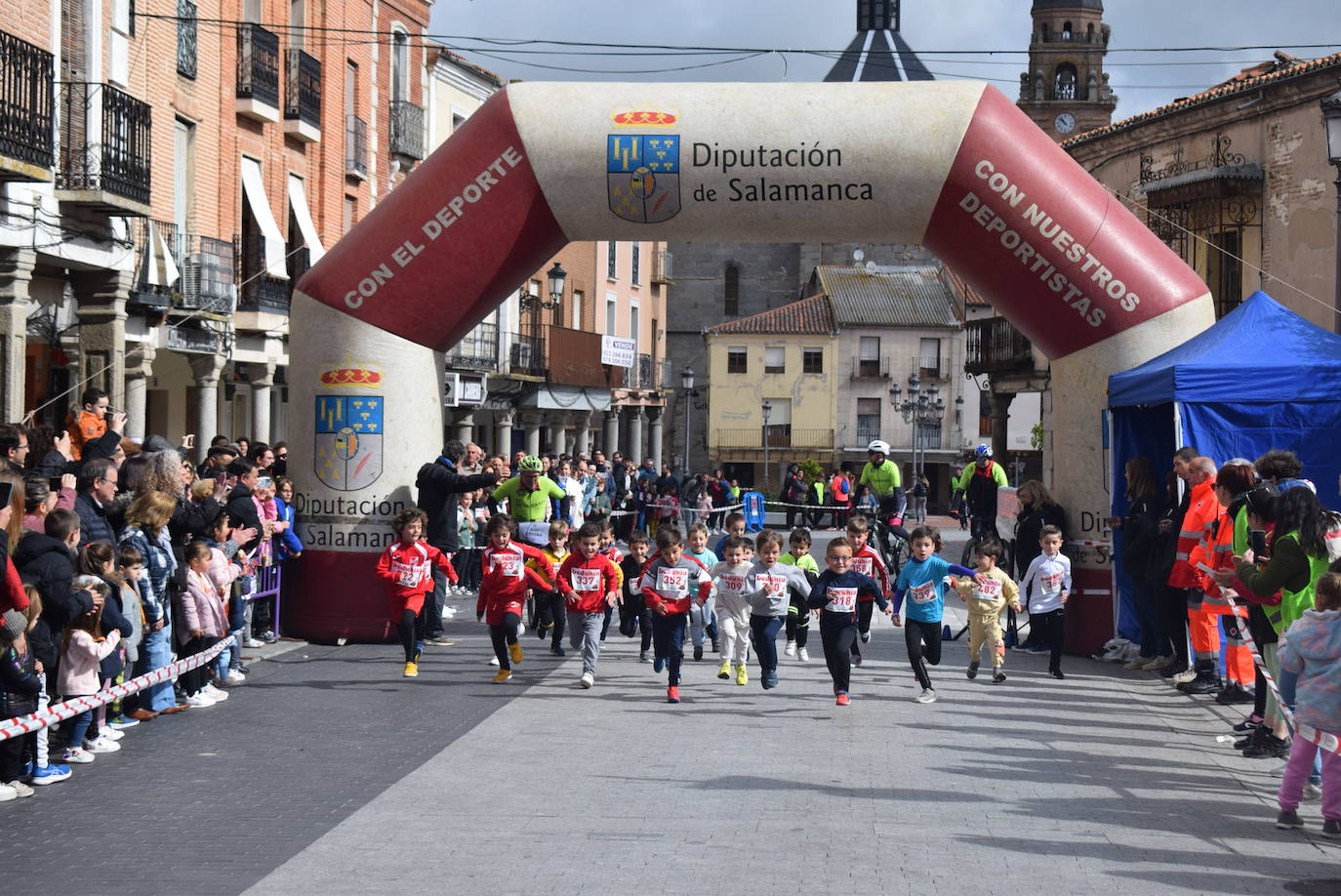 Ignacio Comillas y Sara Izquierdo ganan la XXX Carrera Peñarandina Hijos, Padres y Abuelos 1 de Mayo