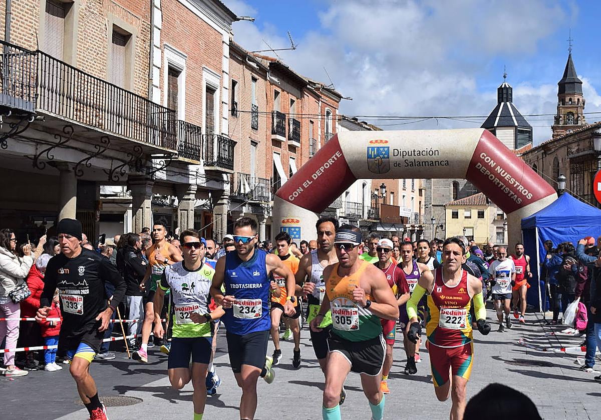 Ignacio Comillas y Sara Izquierdo ganan la XXX Carrera Peñarandina Hijos, Padres y Abuelos 1 de Mayo