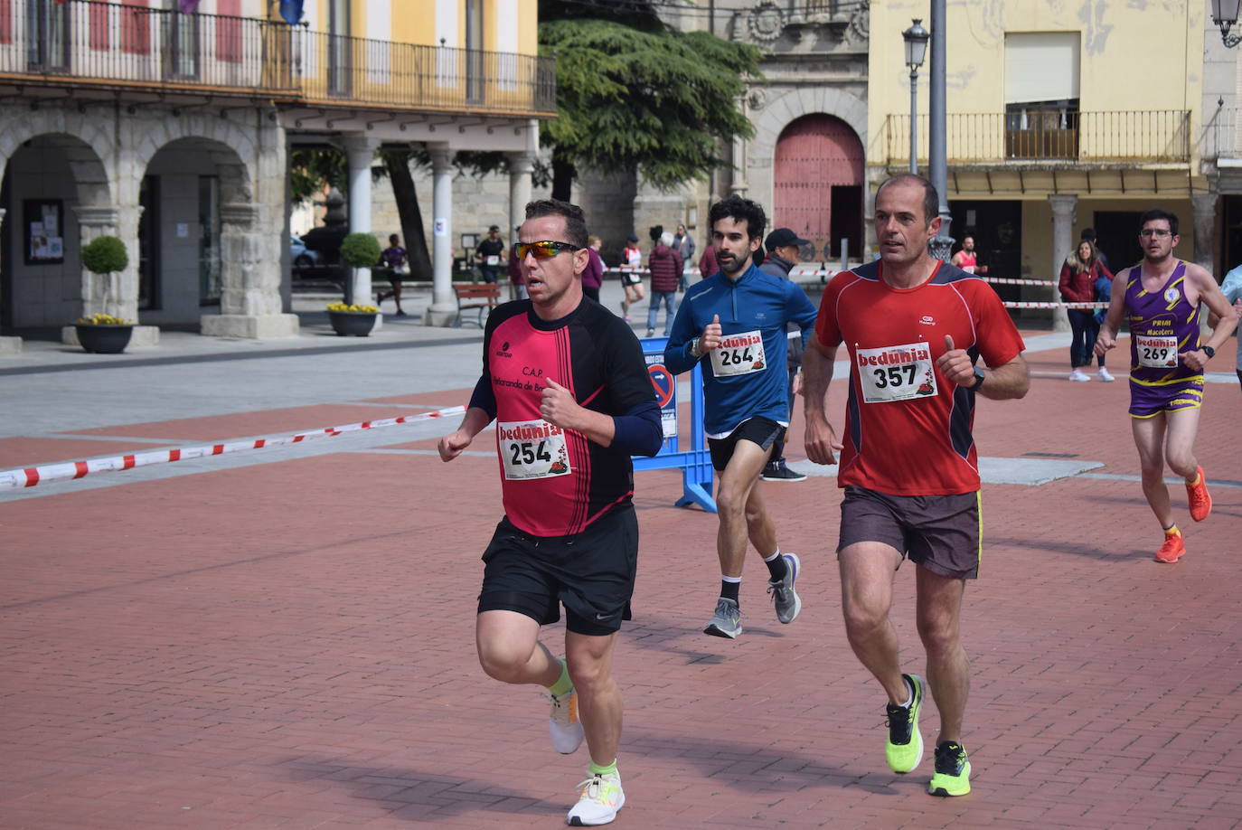 Ignacio Comillas y Sara Izquierdo ganan la XXX Carrera Peñarandina Hijos, Padres y Abuelos 1 de Mayo