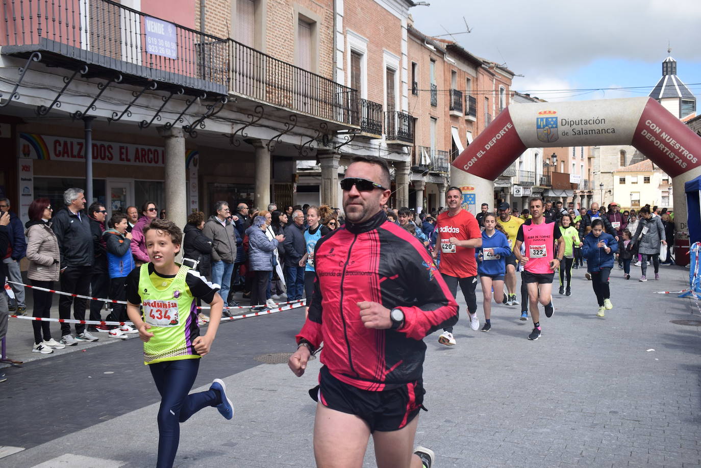 Ignacio Comillas y Sara Izquierdo ganan la XXX Carrera Peñarandina Hijos, Padres y Abuelos 1 de Mayo