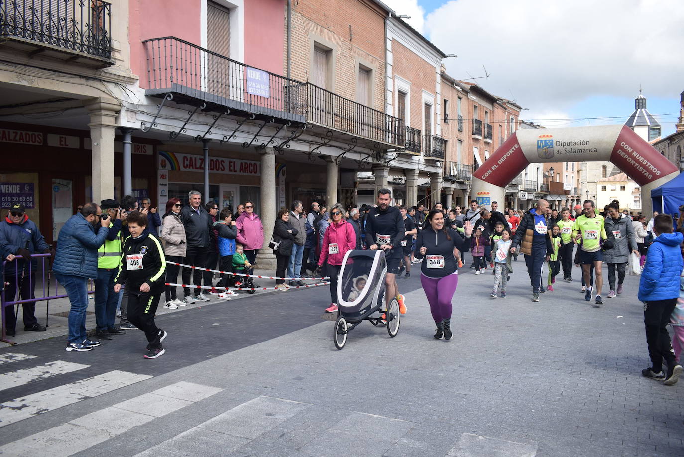 Ignacio Comillas y Sara Izquierdo ganan la XXX Carrera Peñarandina Hijos, Padres y Abuelos 1 de Mayo